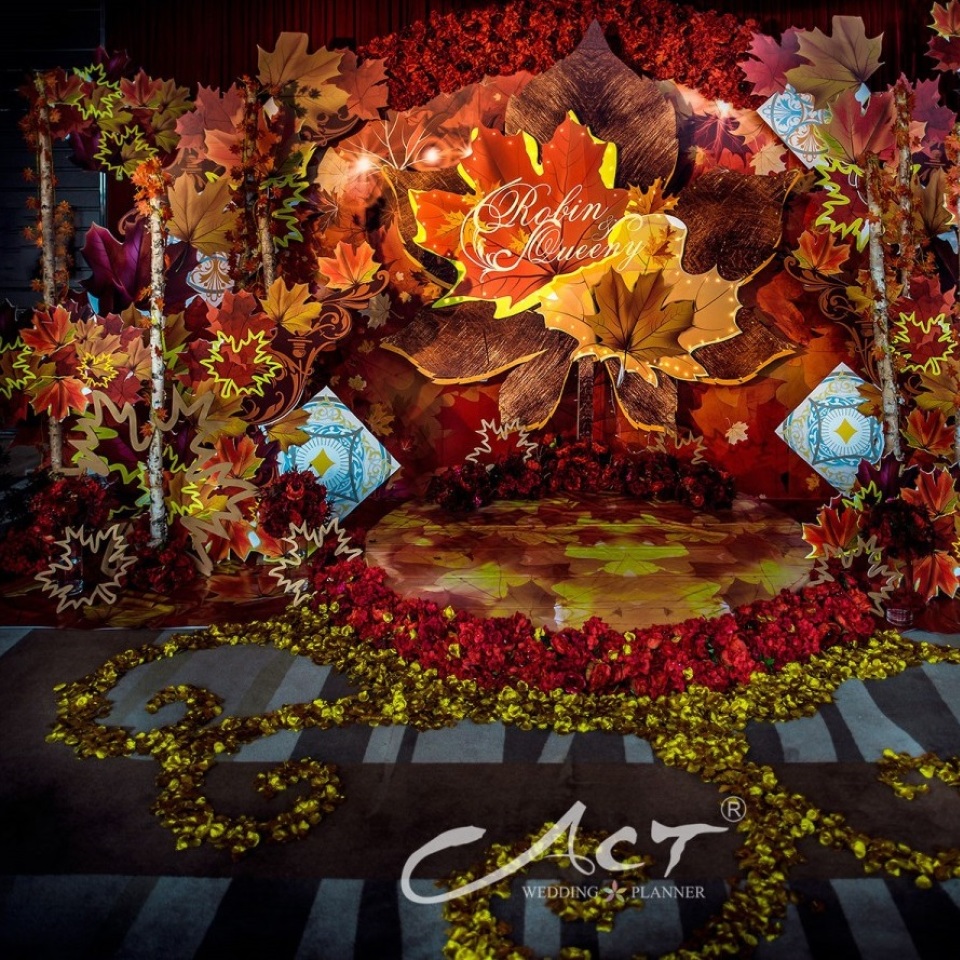 如何用似火的枫叶完成一场婚礼？