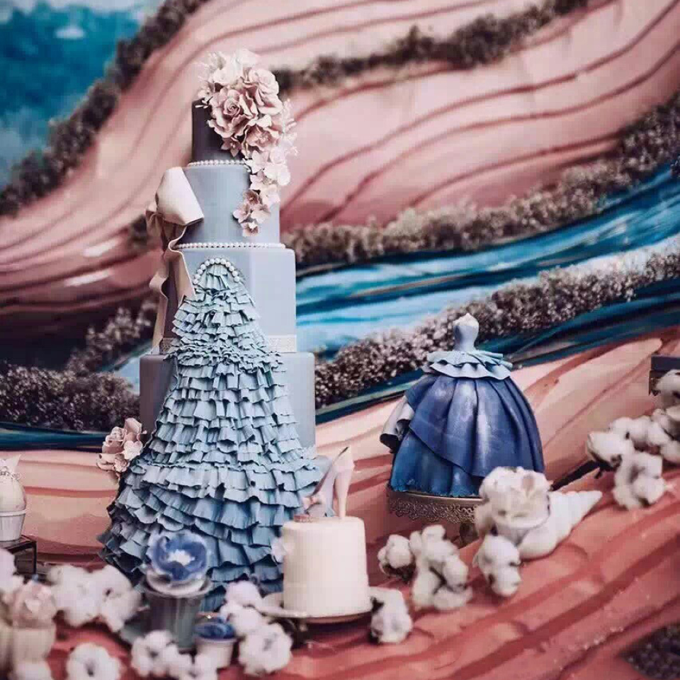 蔚蓝是依恋的执手，白衣是悠游的回眸